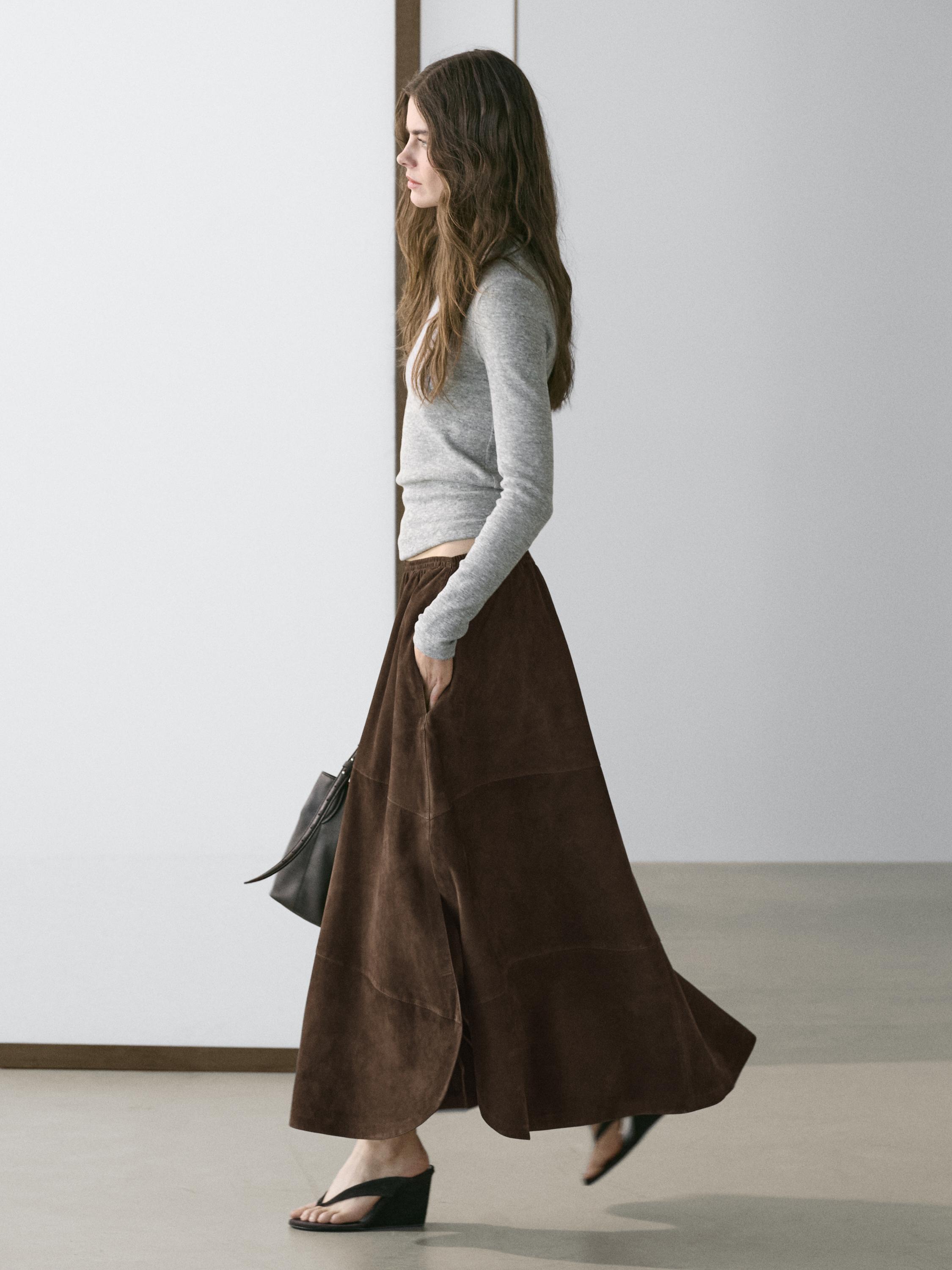 Jupe midi en cuir effet daim